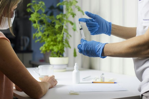 Employés non-vaccinés : quelles solutions pour les entreprises?